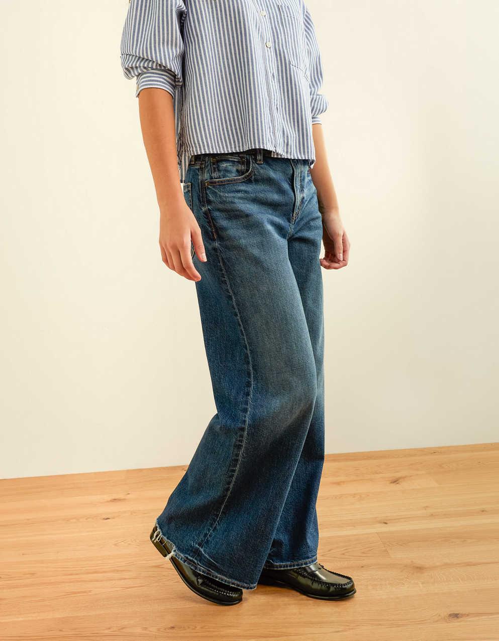AE Super High-Waisted Ultra Wide-Leg Jean