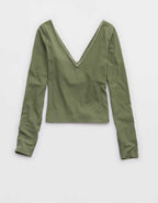 OFFLINE by Aerie Real Me XTRA リブ・オープンVネックTシャツ