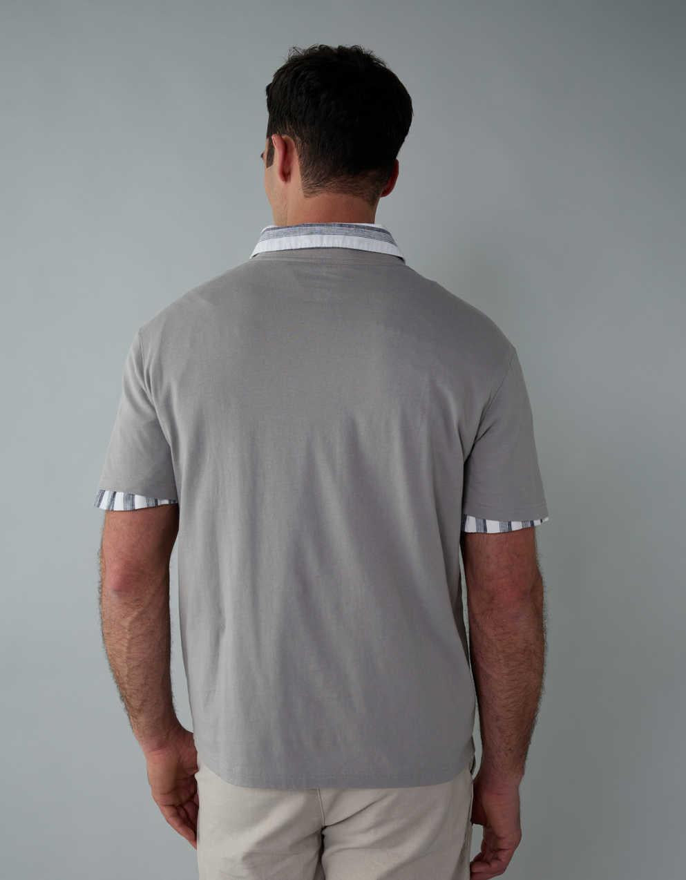AEスタンダードフィットロゴグラフィックTシャツ