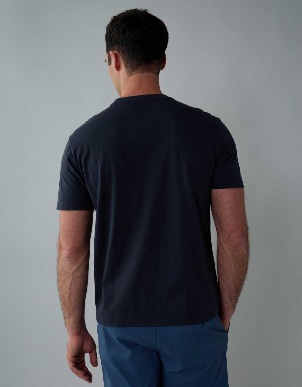 AEスタンダードフィットロゴグラフィックTシャツ