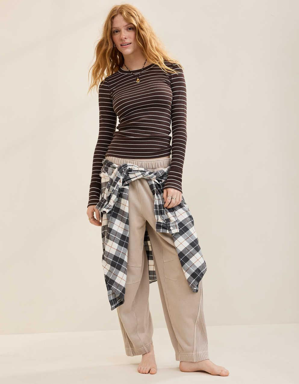 Aerie・エッセンシャル・クルー・レイヤリングTシャツ