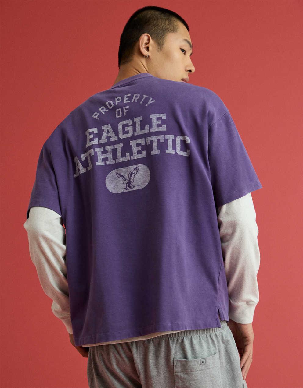 AE x Russell Athletic ヘビーウェイト・イーグル・グラフィックTシャツ