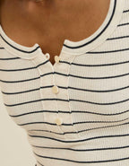 Aerie エッセンシャル・ヘンリー・レイヤリングTシャツ