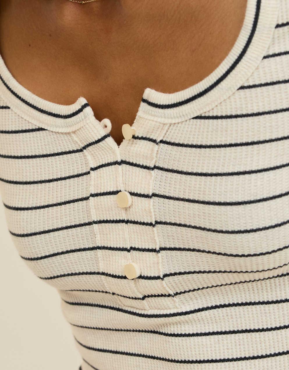Aerie エッセンシャル・ヘンリー・レイヤリングTシャツ