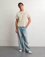 AEスタンダードフィットロゴグラフィックTシャツ