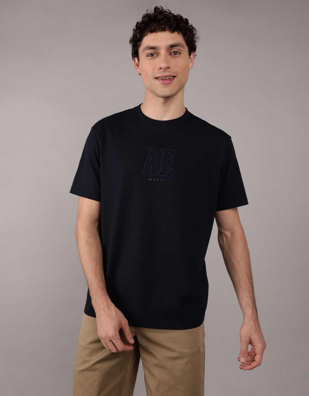 AEスタンダードフィットロゴグラフィックTシャツ