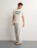 AE スタンダード・フィット・グラフィック・ロゴTシャツ