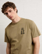 AE スタンダード・フィット・グラフィック・ロゴTシャツ