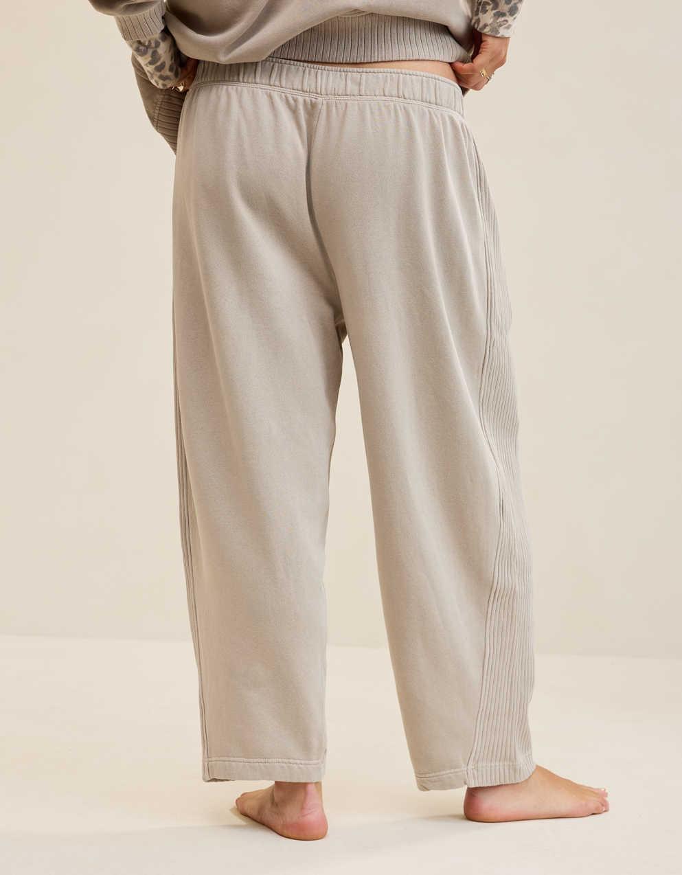 Aerie・オー・スナップバレルスウェットパンツ