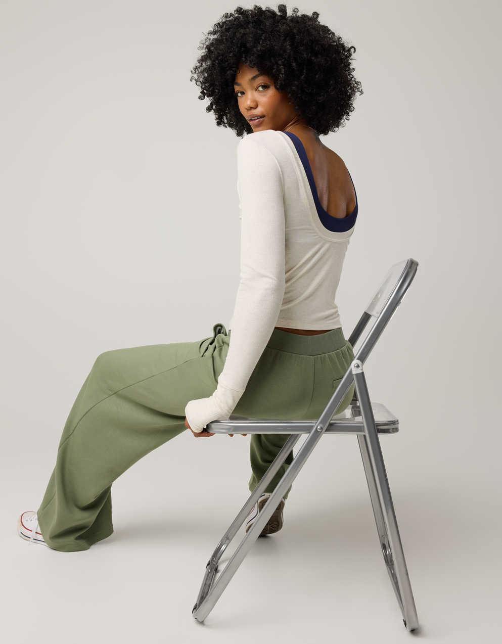 OFFLINE By Aerie サムズアップ・リブ・スクープバックTシャツ