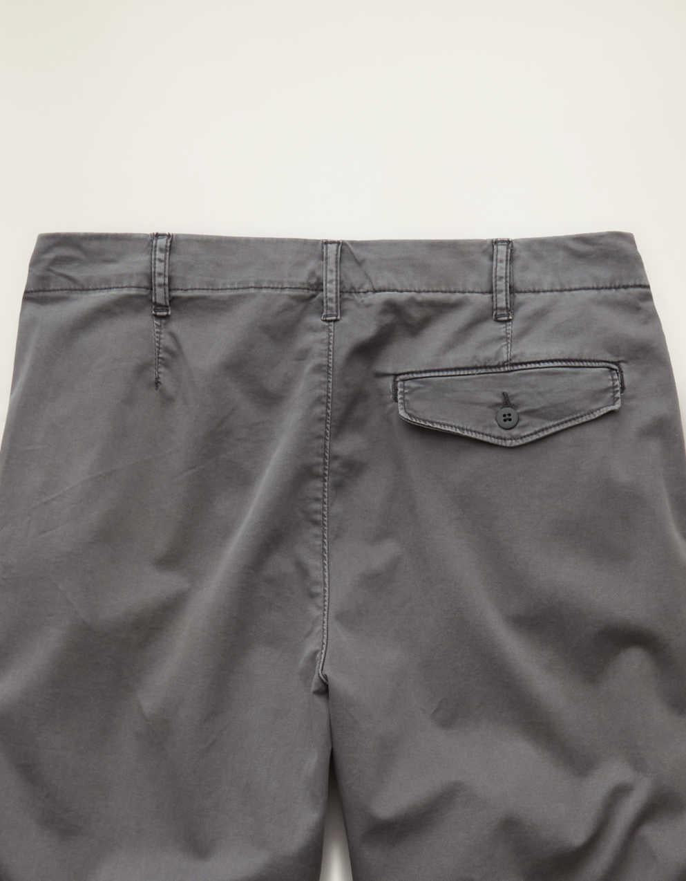 AE フレックス バギー 着古した風 カーキパンツ