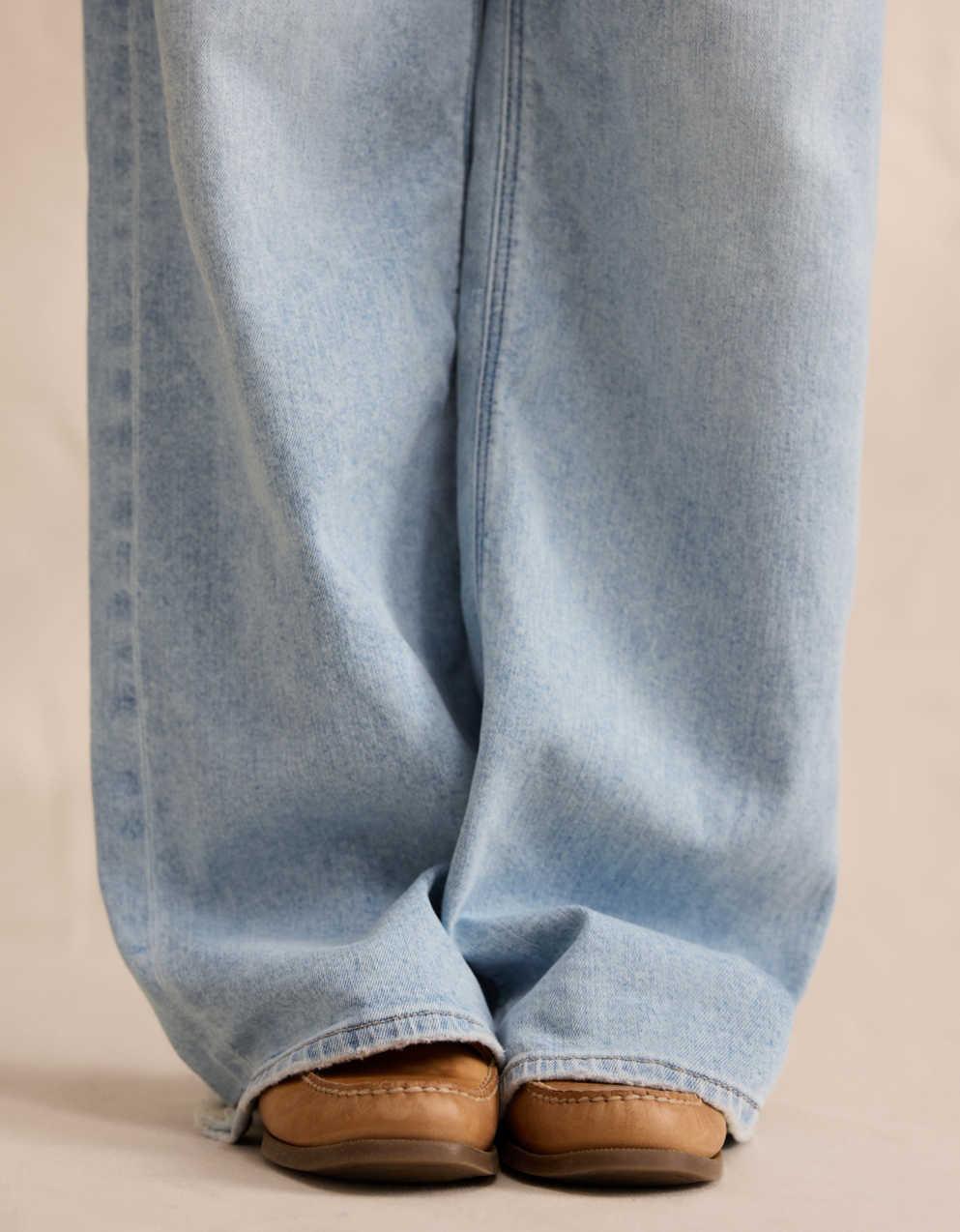 AE Super High-Waisted Baggy Wide-Leg Jean