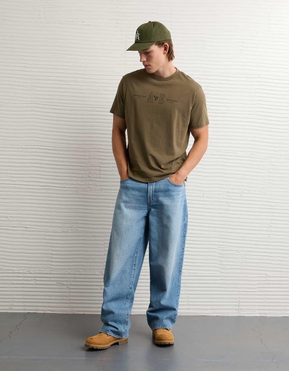 AE Standard Fit Logo Graphic T-Shirt