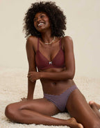 SMOOTHEZ Full Coverage Lightly Lined Bra