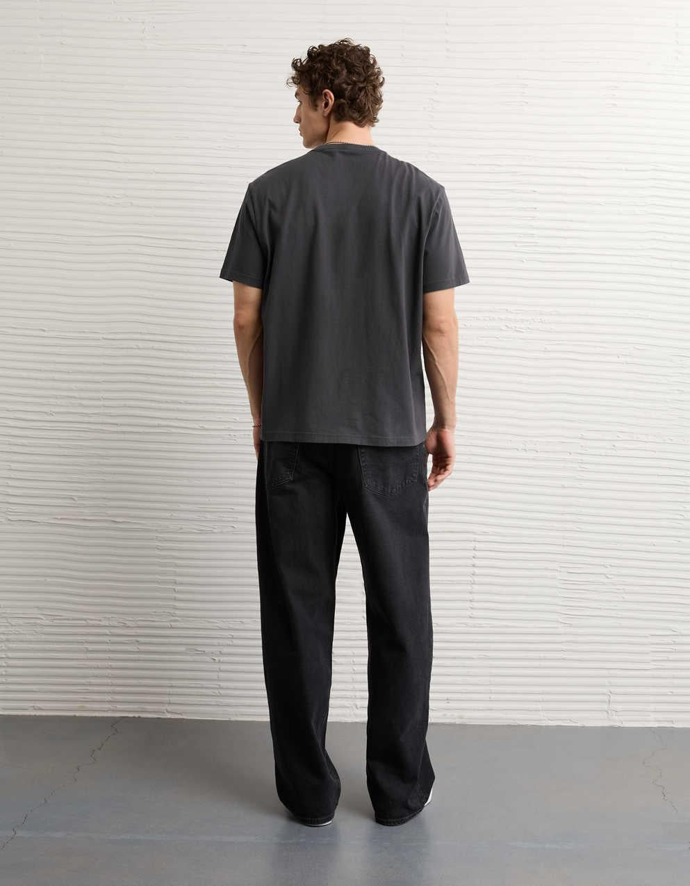AEスタンダードフィットロゴグラフィックTシャツ