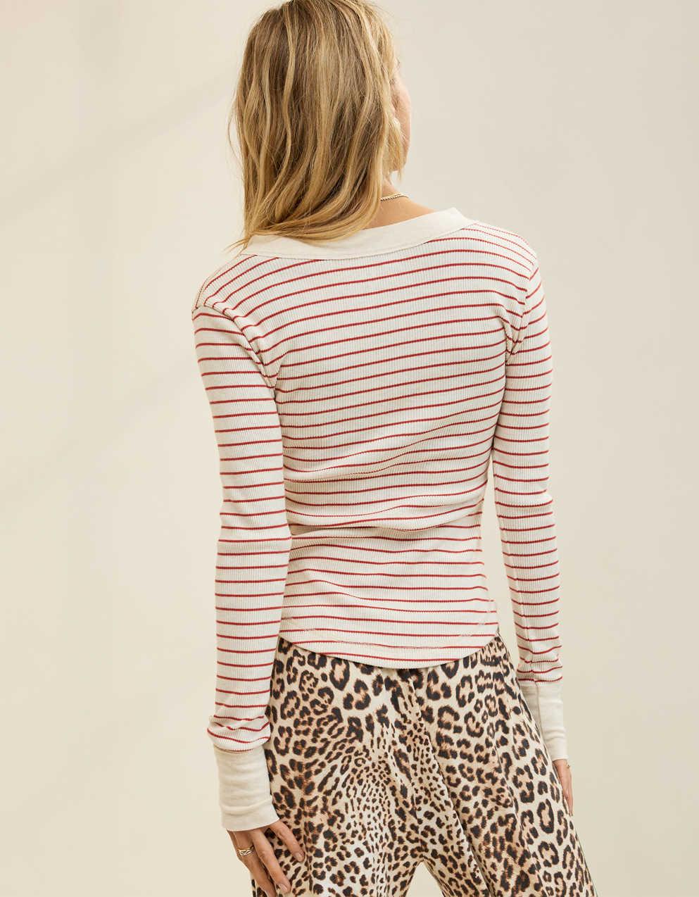 AerieヘンリーエッセンシャルレイヤリングTシャツ