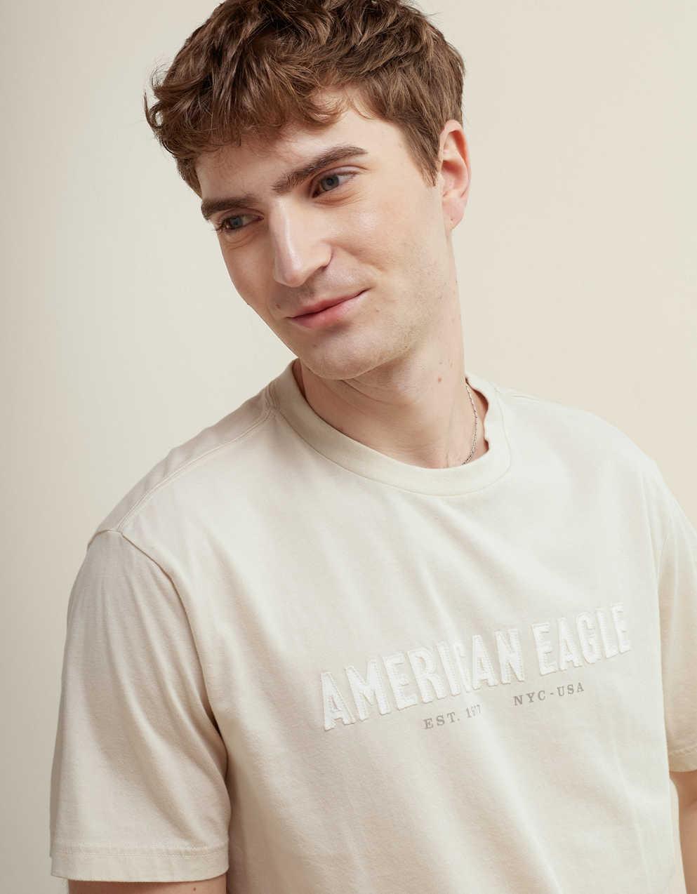 AE スタンダードフィット アップリケ柄Tシャツ