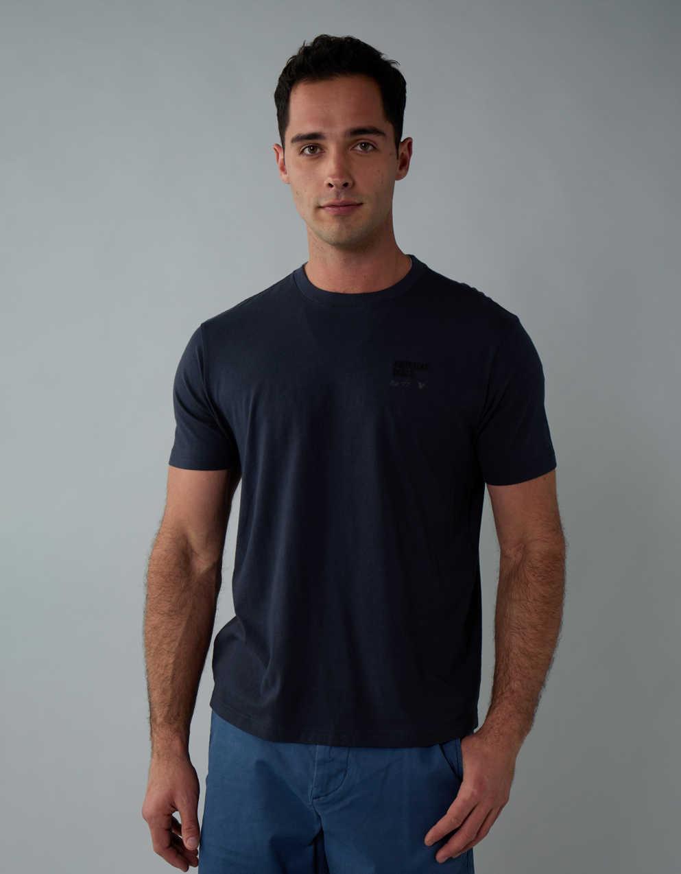 AEスタンダードフィットロゴグラフィックTシャツ
