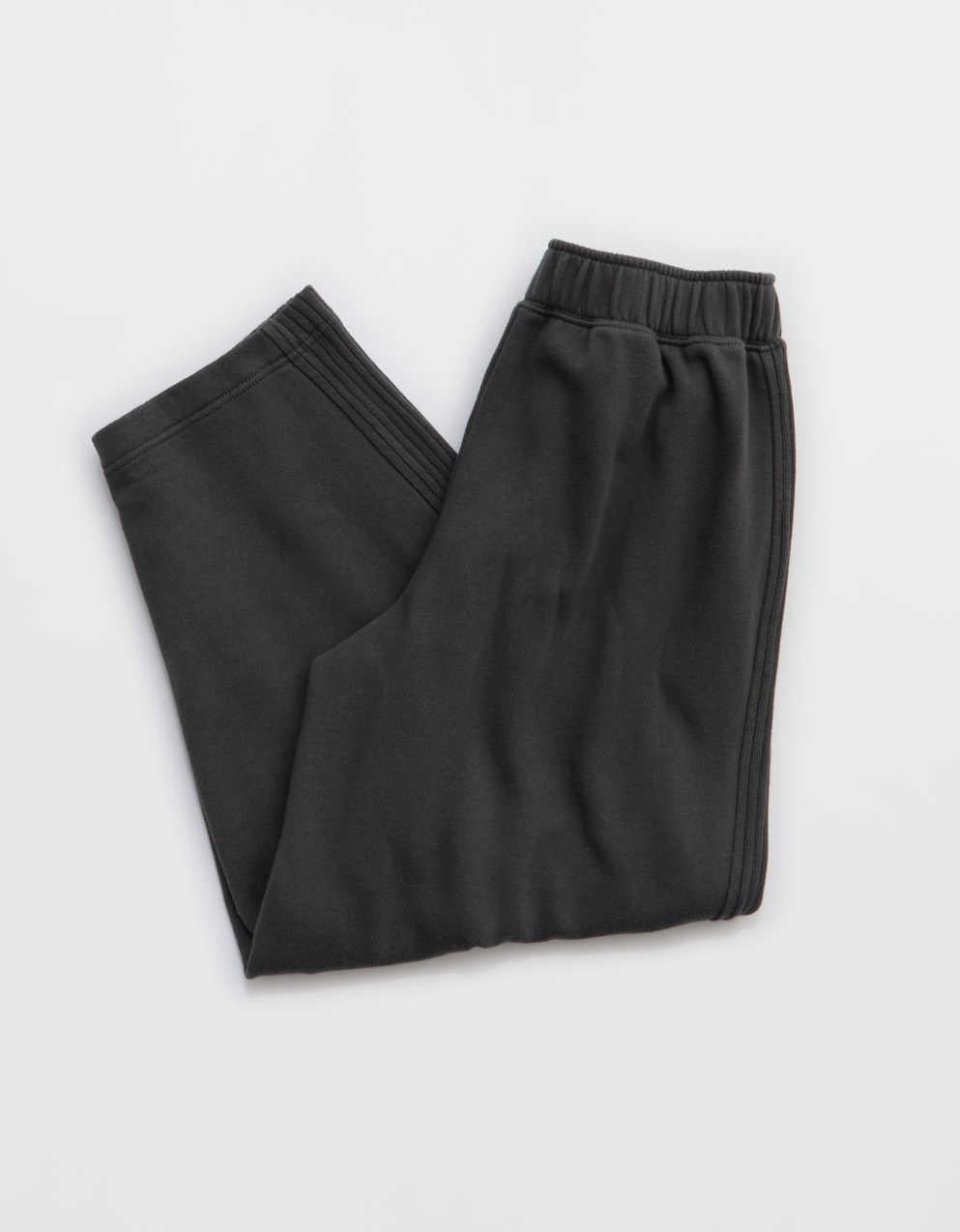 Aerie・オー・スナップバレルスウェットパンツ