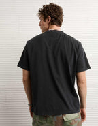AE スタンダードフィット デスティネーション グラフィックTシャツ