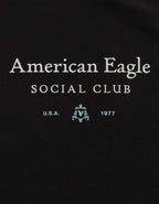 AEスタンダードフィットロゴグラフィックTシャツ