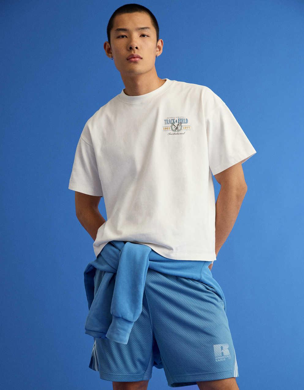 AE x Russell Athletic ヘビーウェイト陸上グラフィックTシャツ