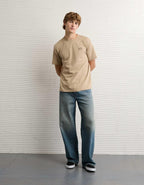 AEスタンダードフィットロゴグラフィックTシャツ