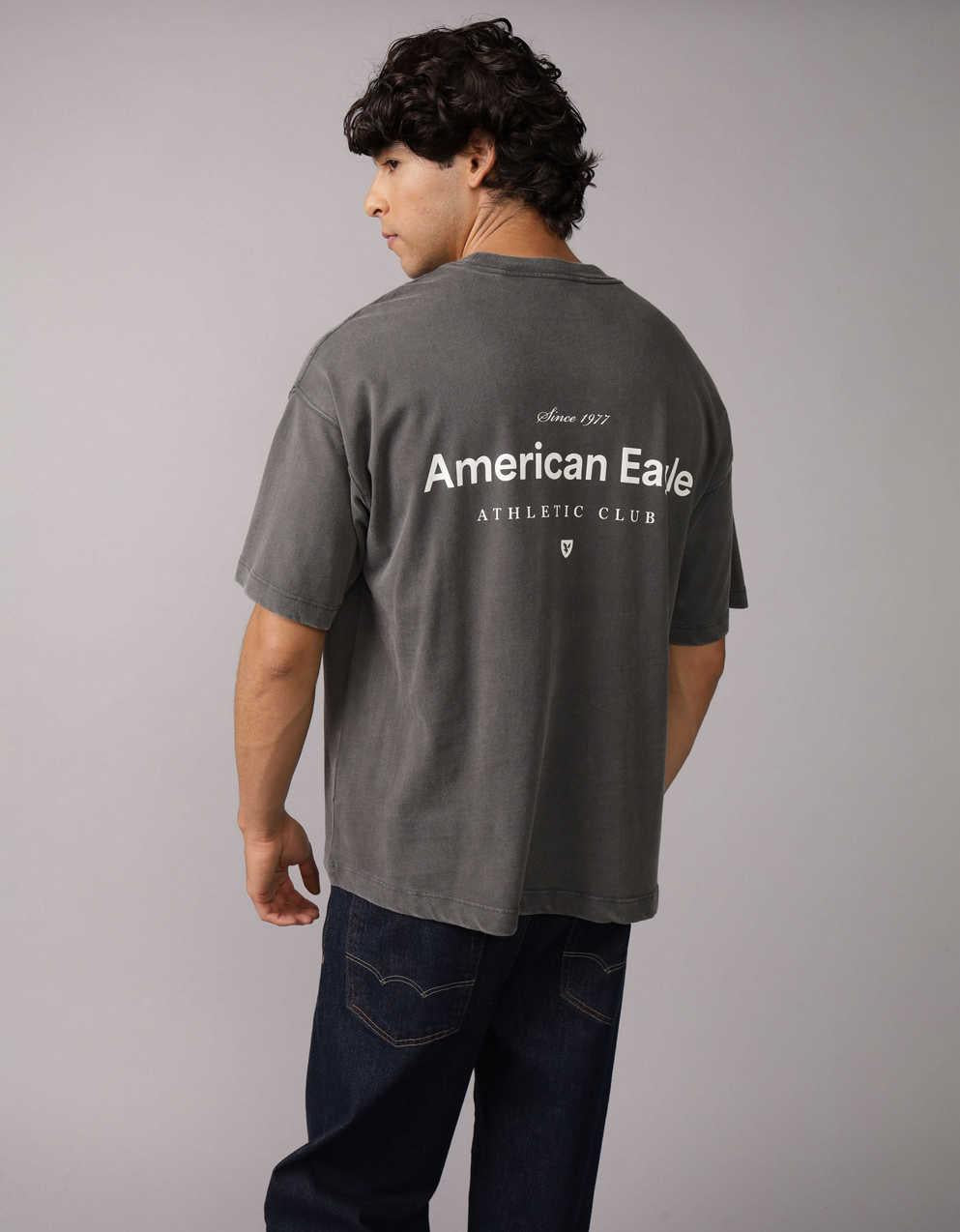 AEオーバーサイズロゴグラフィックTシャツ
