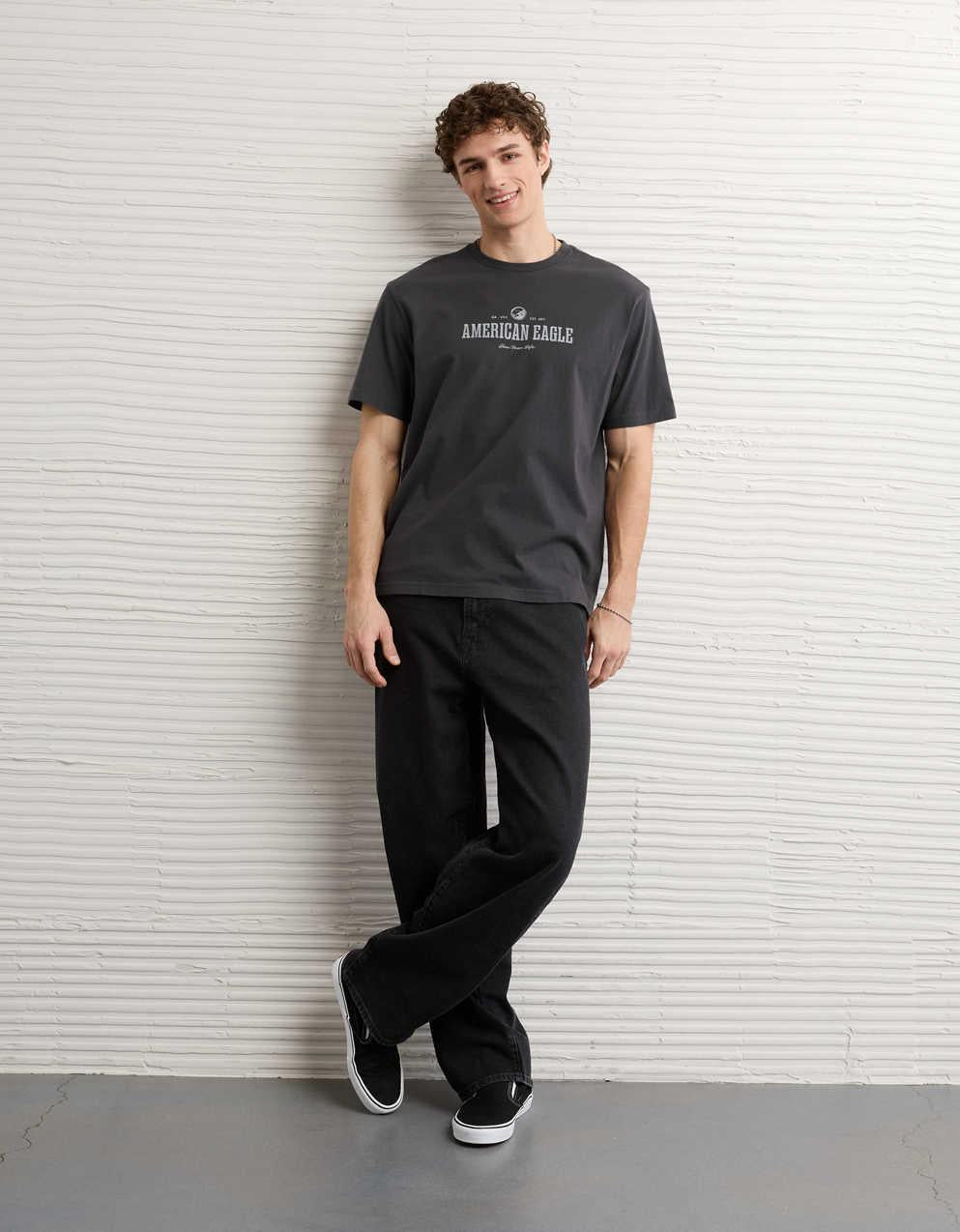 AEスタンダードフィットロゴグラフィックTシャツ