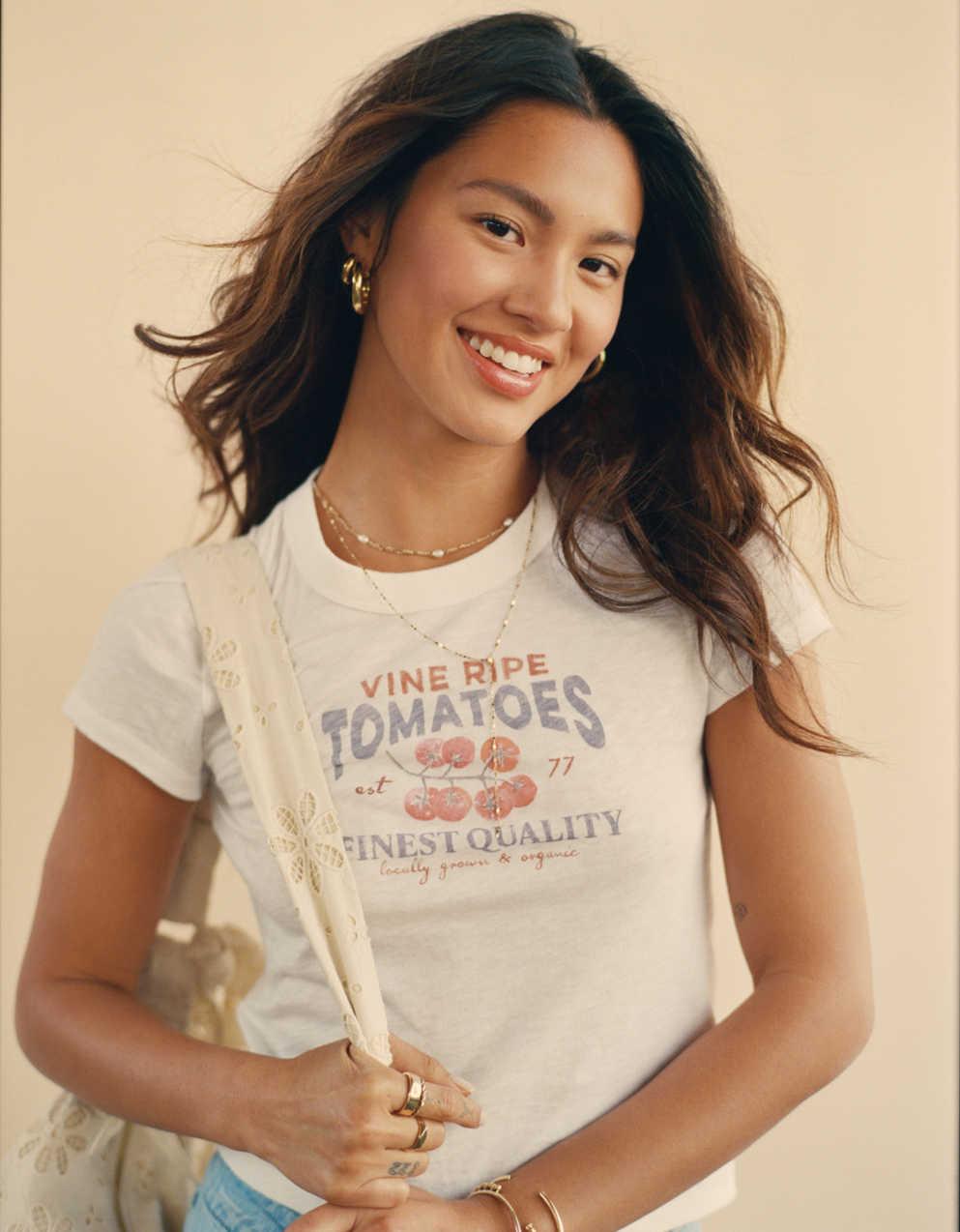 AEフード・グラフィック ヘイ・ベイビーTシャツ