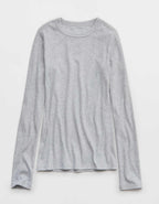 Aerie・エッセンシャル・クルー・レイヤリングTシャツ