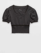 Aerie クロップド レース トリム Vネック Tシャツ