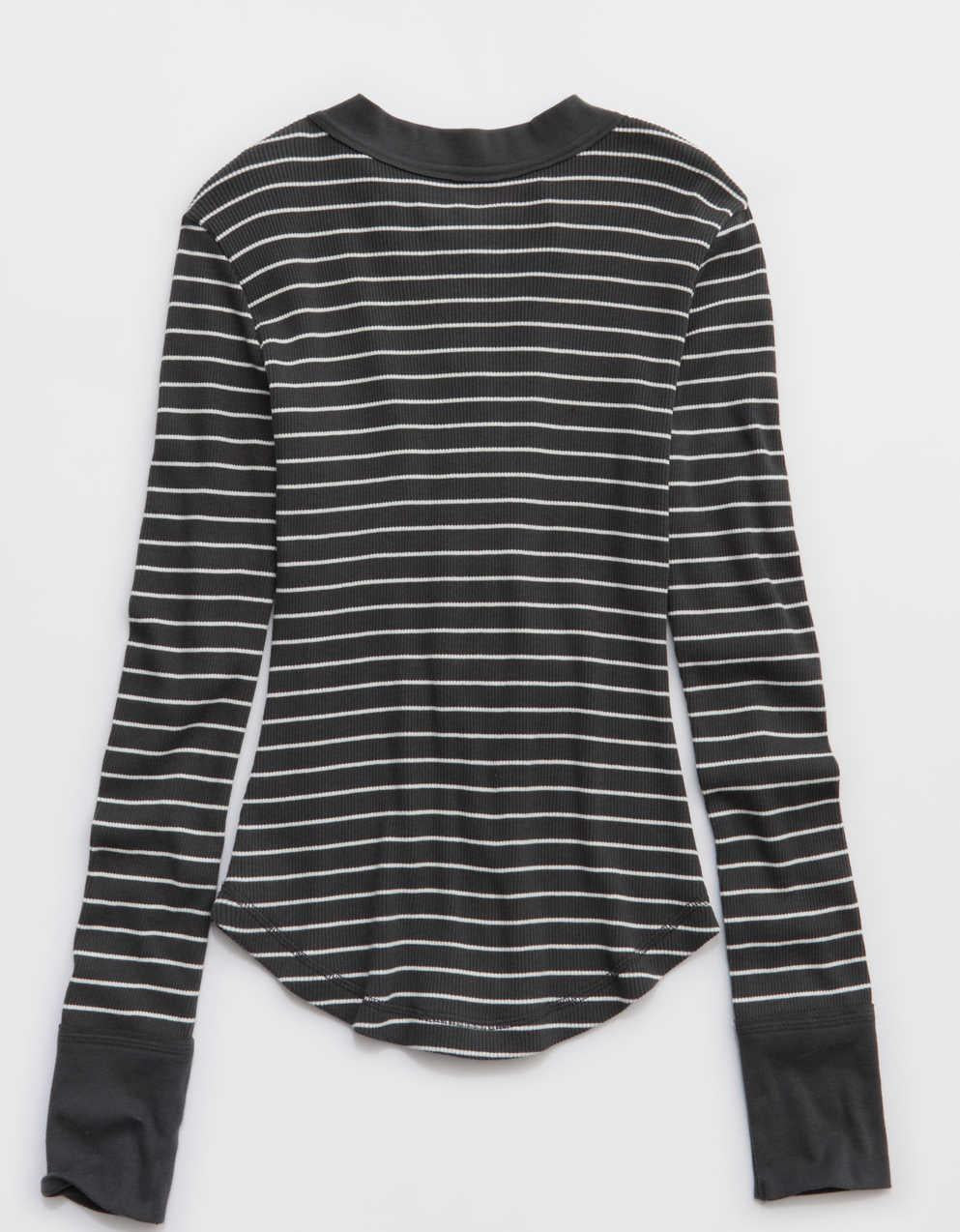 AerieヘンリーエッセンシャルレイヤリングTシャツ