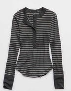 AerieヘンリーエッセンシャルレイヤリングTシャツ