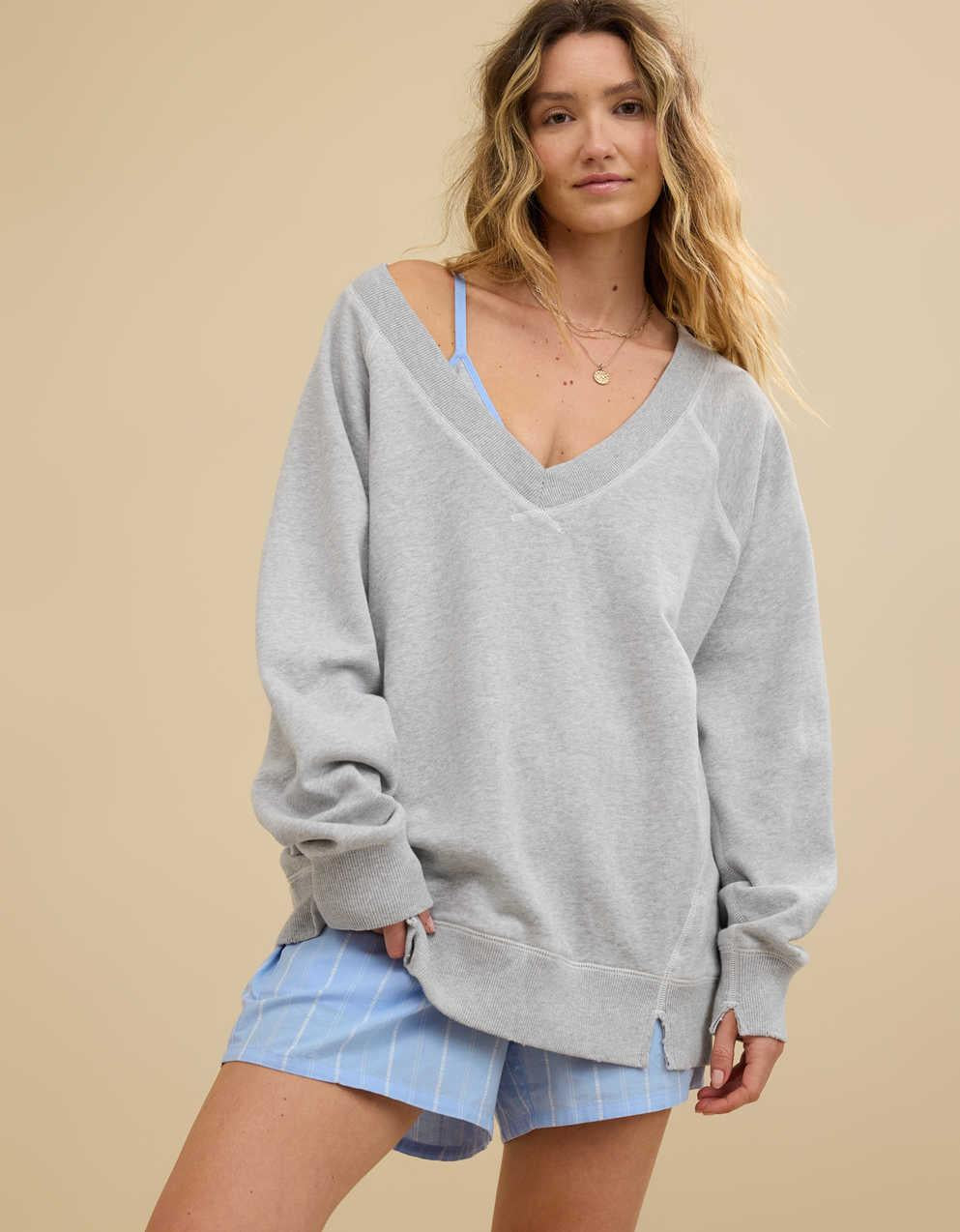 Aerie ダウンタイム Vネック・スウェットシャツ