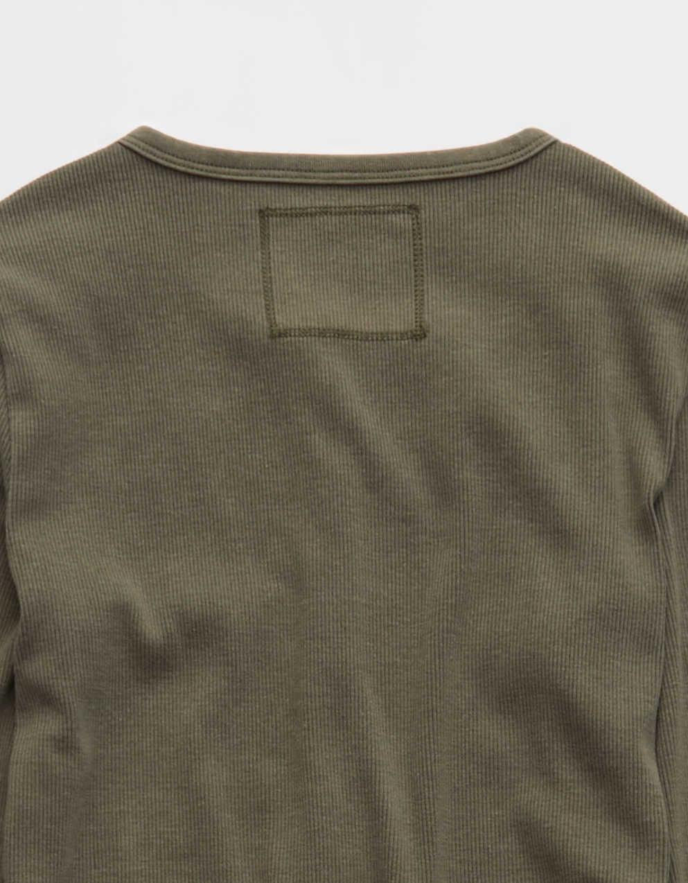 Aerie エッセンシャル・ヘンリー・レイヤリングTシャツ