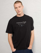 AEスタンダードフィットロゴグラフィックTシャツ