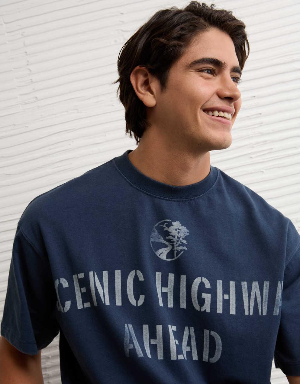 AEボクシー・デスティネーション・グラフィックTシャツ