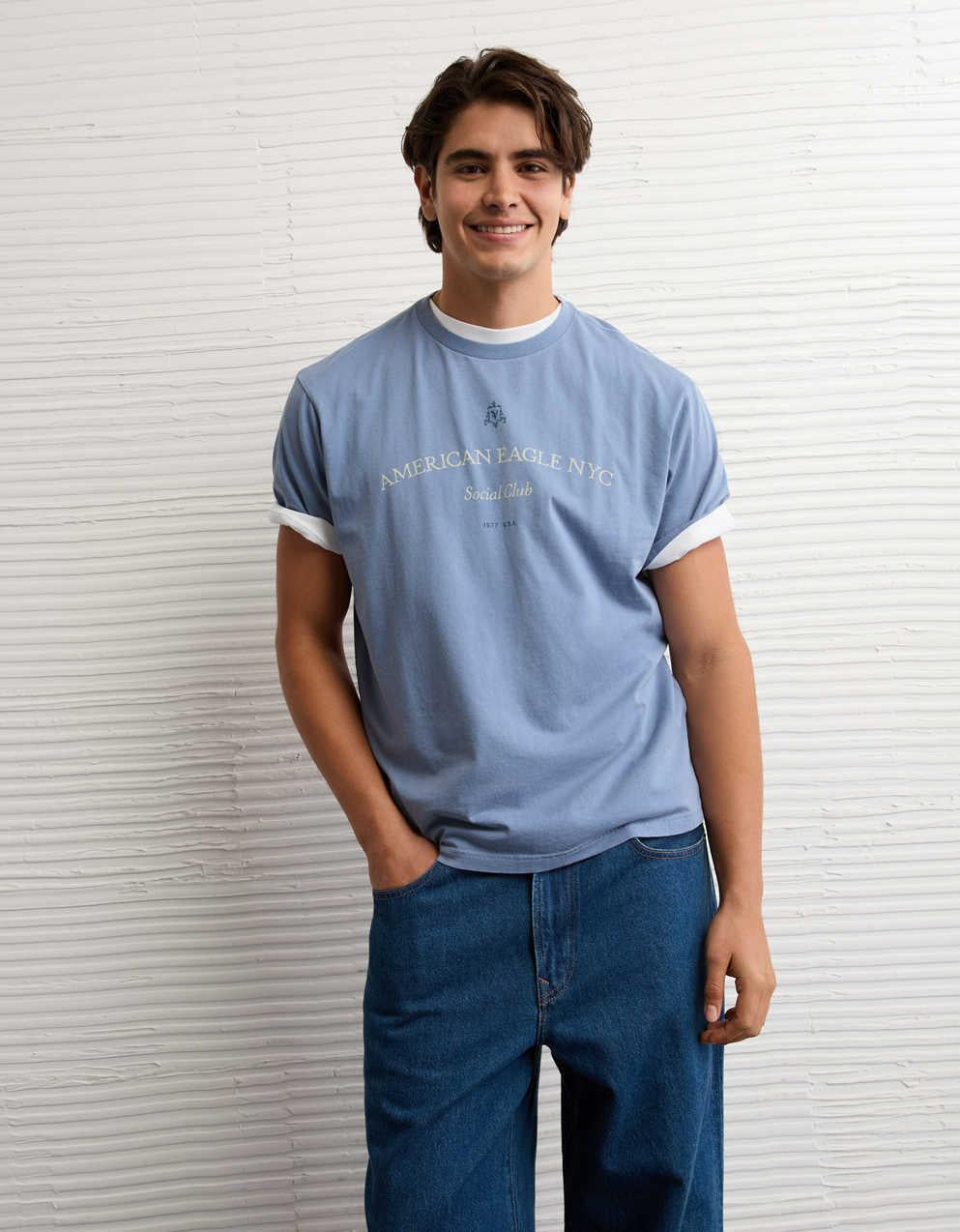 AEスタンダードフィットロゴグラフィックTシャツ