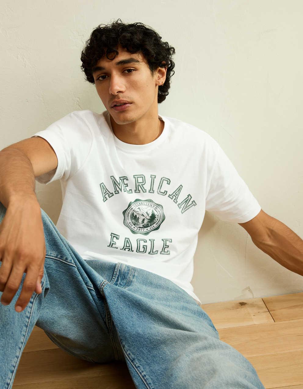 AE スタンダード・フィット・グラフィック・ロゴTシャツ