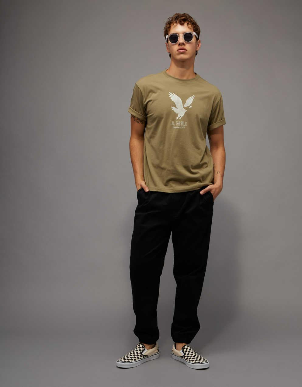 AE Standard Fit Lightweight Logo Graphic T-Shirt