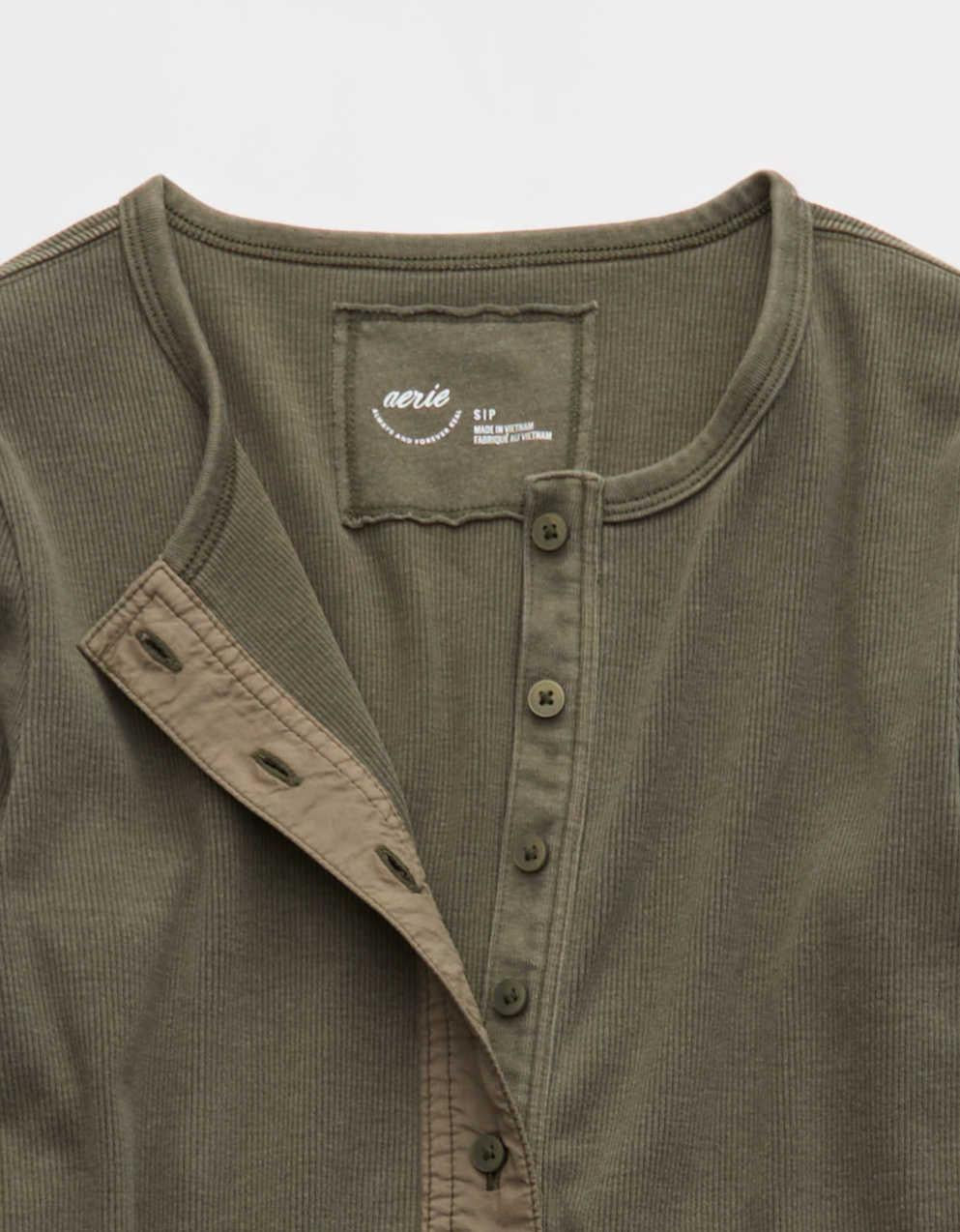 Aerie エッセンシャル・ヘンリー・レイヤリングTシャツ