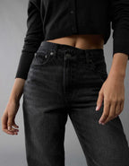 AE Strigid Super High-Waisted Crossover Baggy Straight Jean