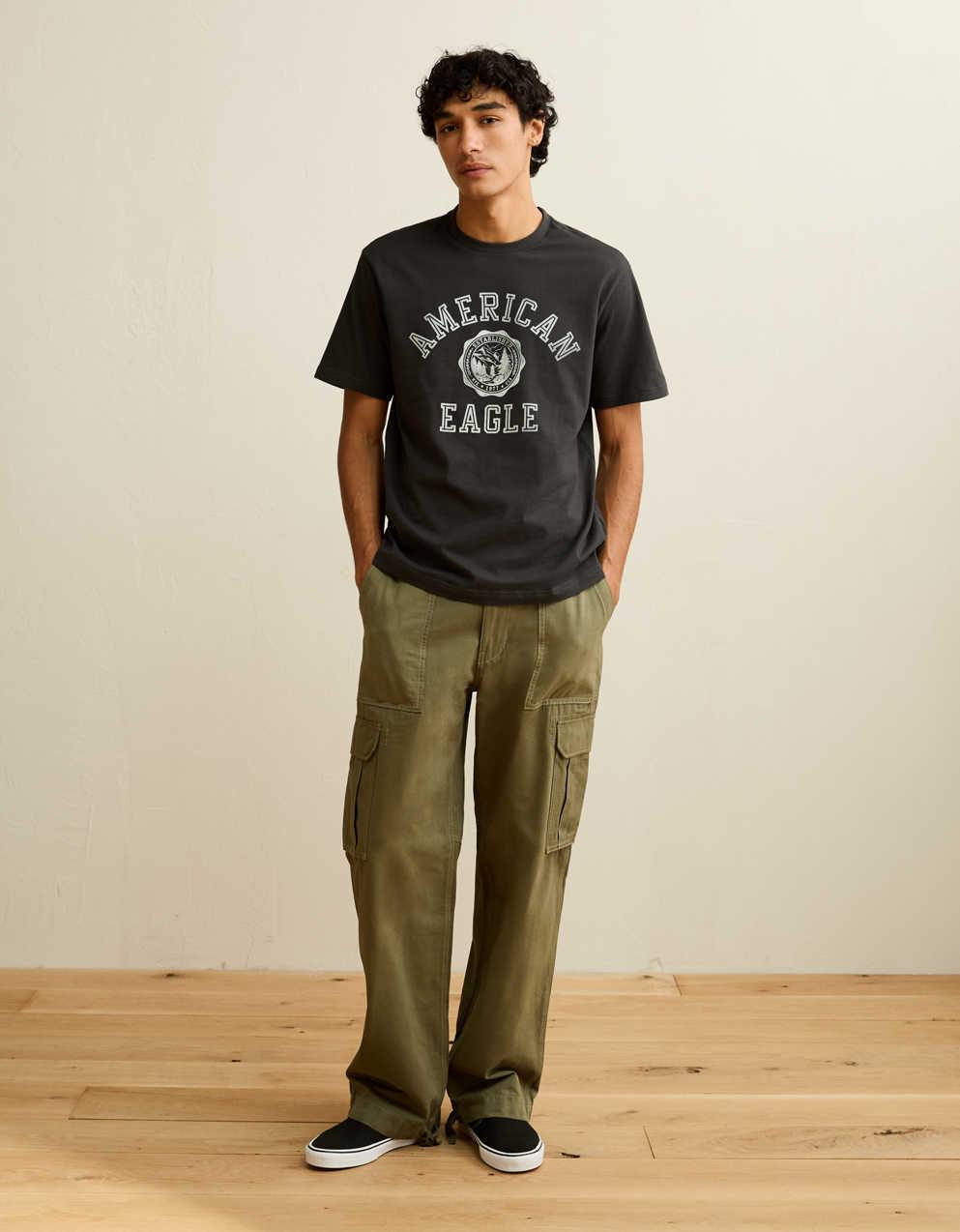 AE スタンダード・フィット・グラフィック・ロゴTシャツ