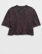 アエリ・リミックス・ヘンリー・クロップドTシャツ