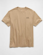 AEスタンダードフィットロゴグラフィックTシャツ