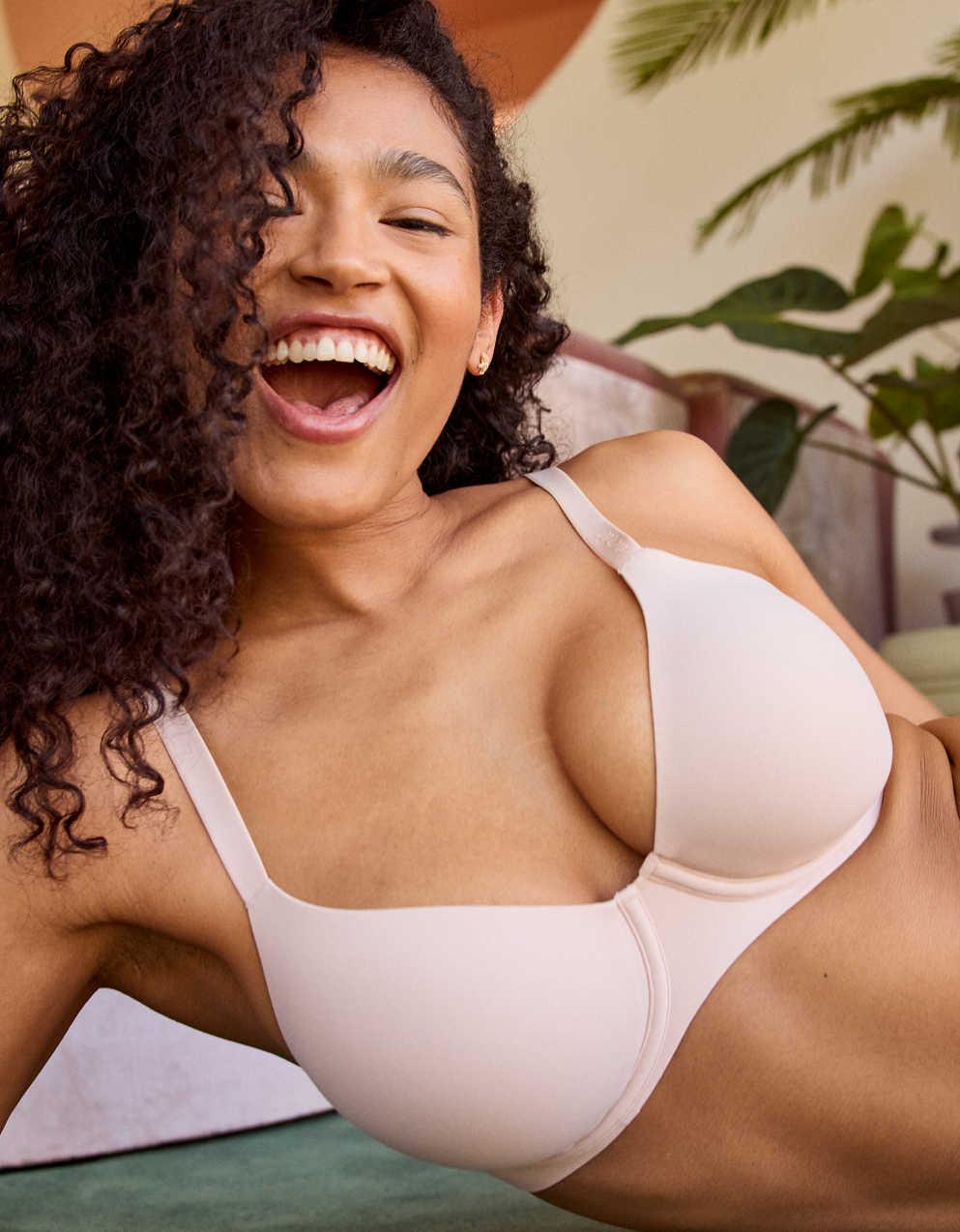SMOOTHEZ フルカバー 軽い裏地付きブラ