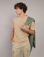 AEスタンダードフィットロゴグラフィックTシャツ